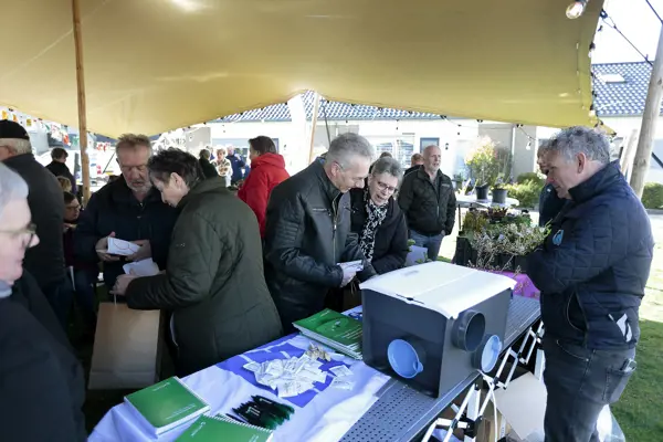 Umbraco.Cms.Core.Models.MediaWithCrops`1[Umbraco.Cms.Web.Common.PublishedModels.Image]